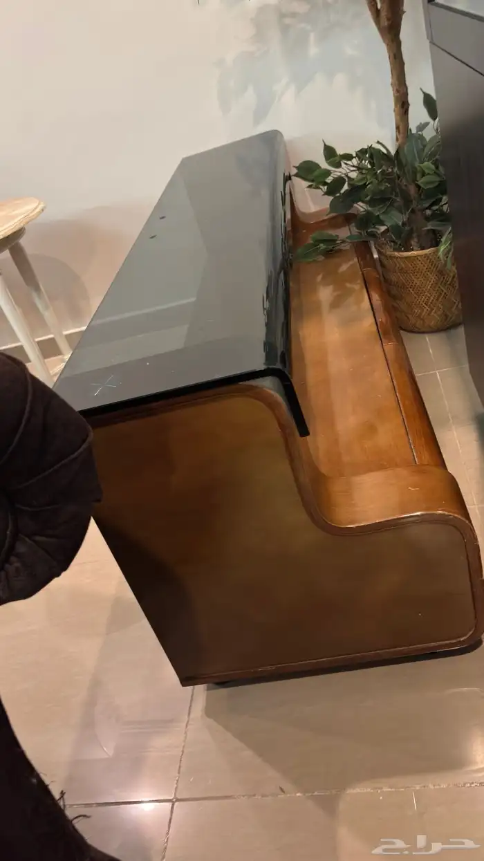 طاولة تلفزيون للبيع 1