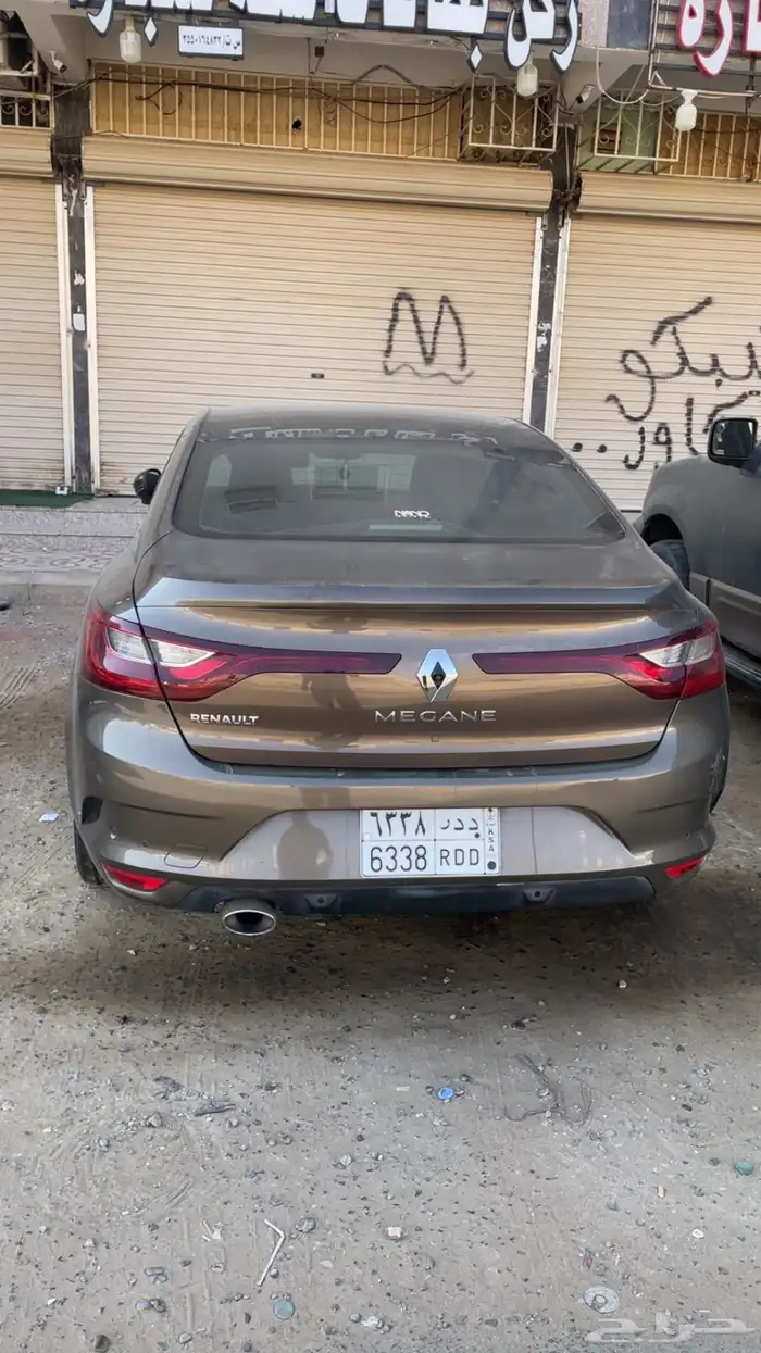 ميجان رينو نفس النيسان 4