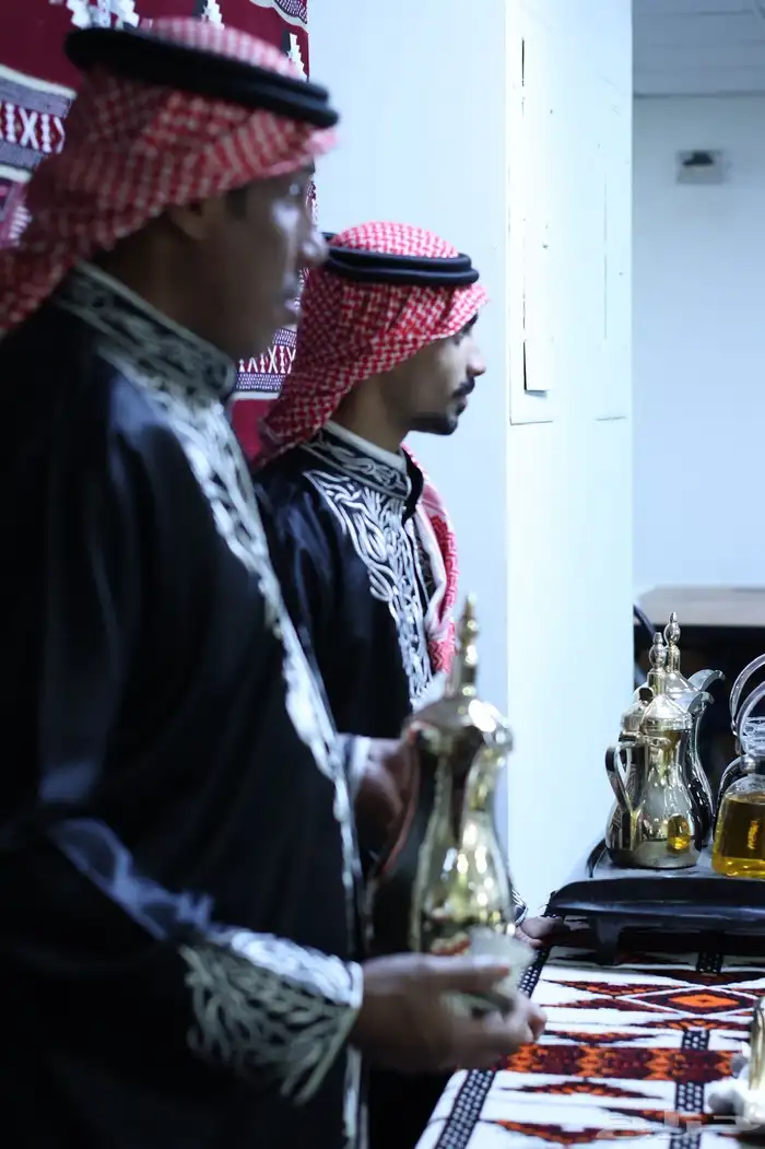 قهوجين قهوجيات طولات كراسي 11