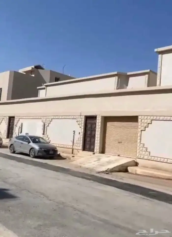 للبيع فيلا ( دور موسس ) حي طويق 0