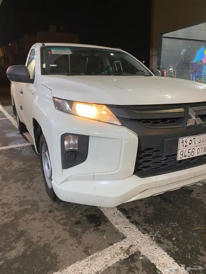 ميستوبيشي 2021 L200غماره بنزين للبيع 8