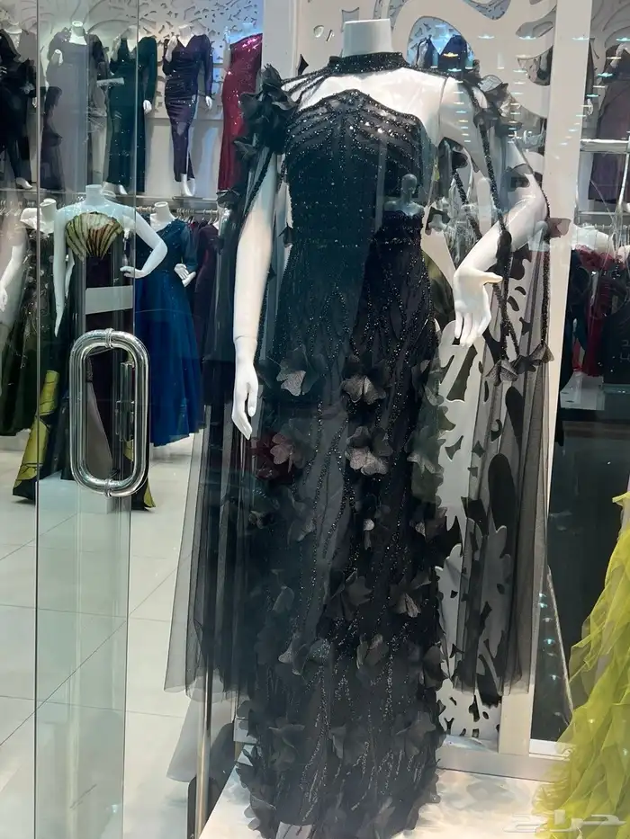 فستان اسود 0