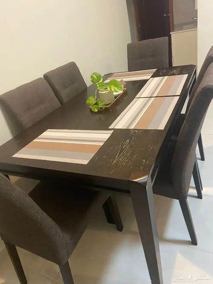طاولة طعام 0