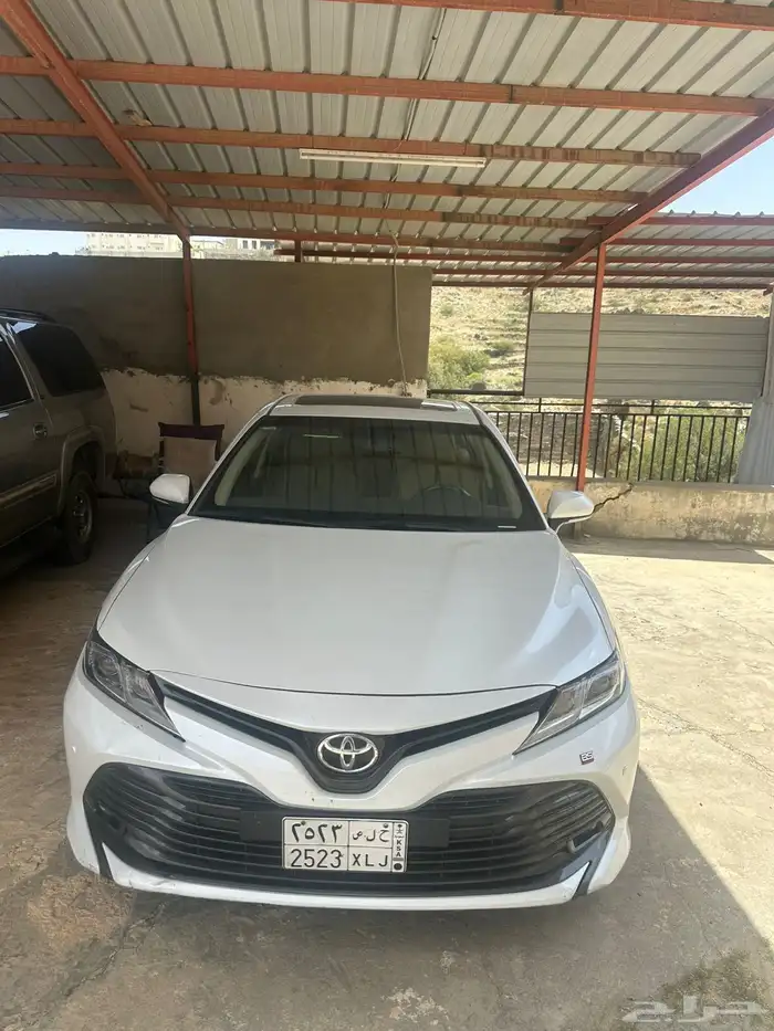 للبيع كامري 2020 GLE بنزين 4