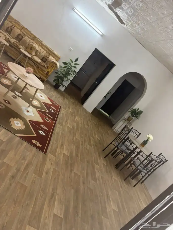 استراحه بحوشين وقسمين كامله موثثه للايجار 1