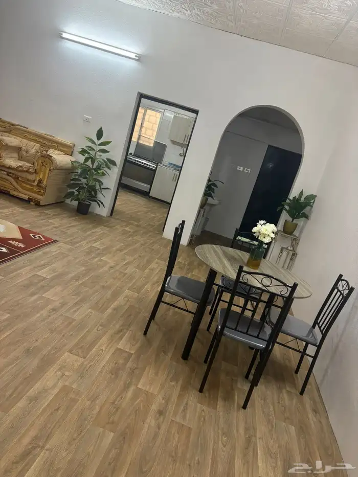 استراحه بحوشين وقسمين كامله موثثه للايجار 2