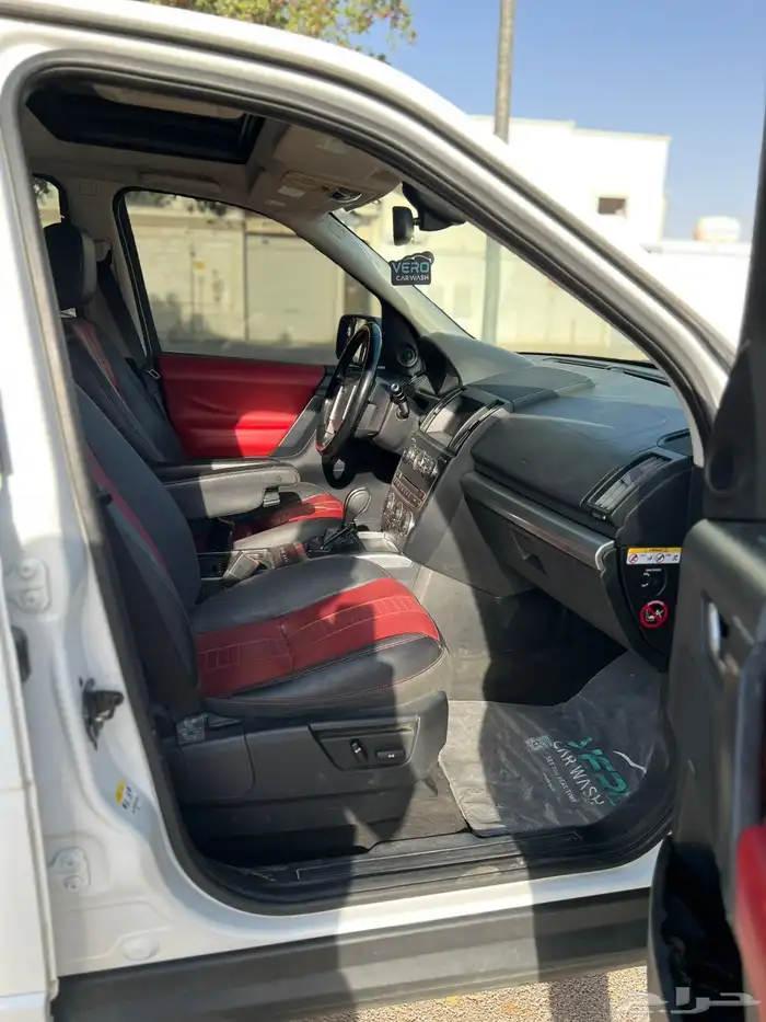لاند روفر LR2 6