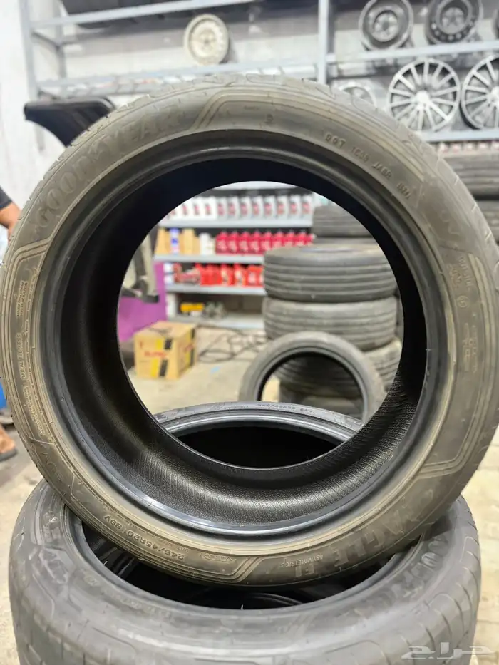 245 45 20 طقم كفرات منزل ما يفرق عن الجديد جودير 1