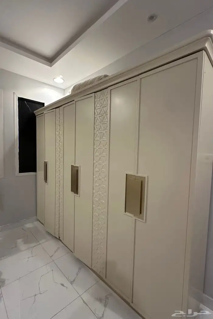 دولاب ملابس وتسريحة 0