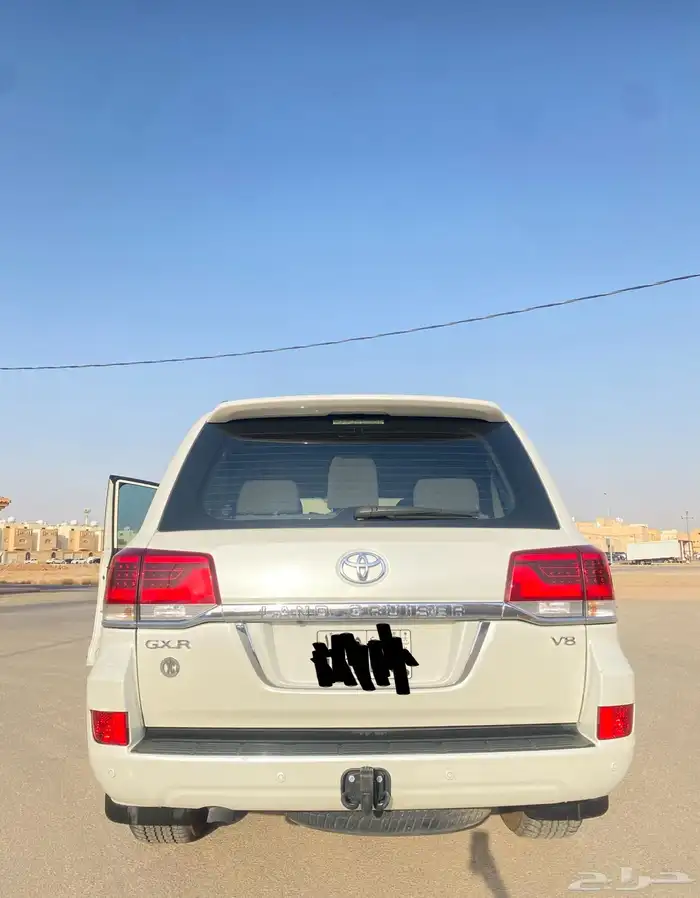 للبيع سياره لاندكلوزر ديزل فل كامل 2021توتريبو 32