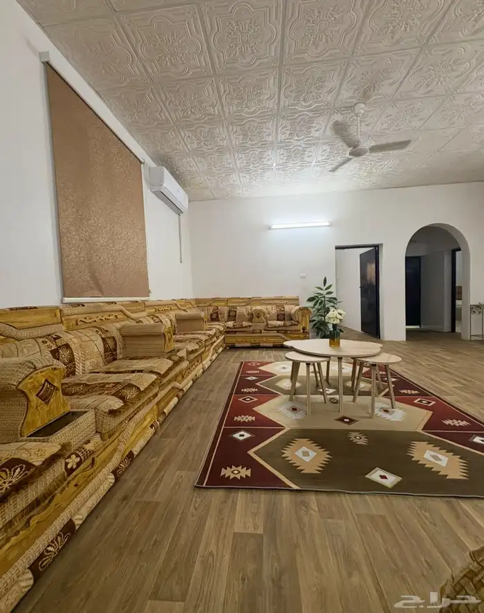 استراحه بحوشين وقسمين كامله موثثه للايجار 0