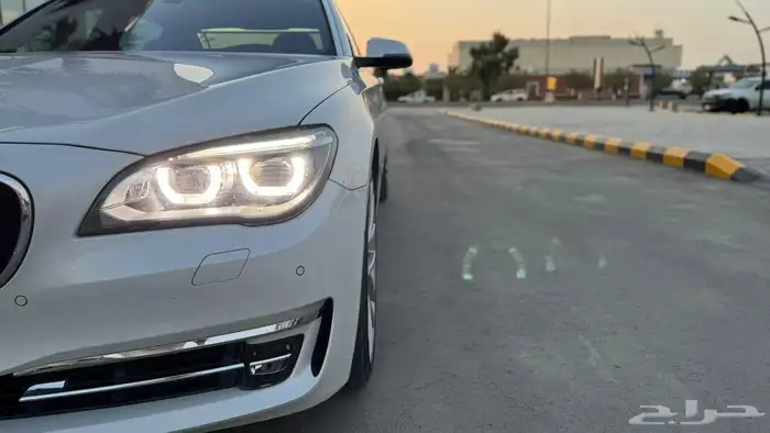 BMW 750LI نظيف ممشى قليل 37
