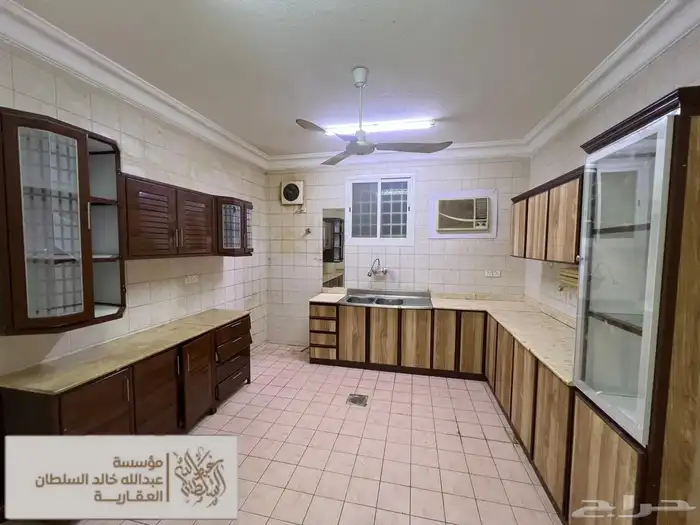 شقة للإيجار العليا   عنيزة 3