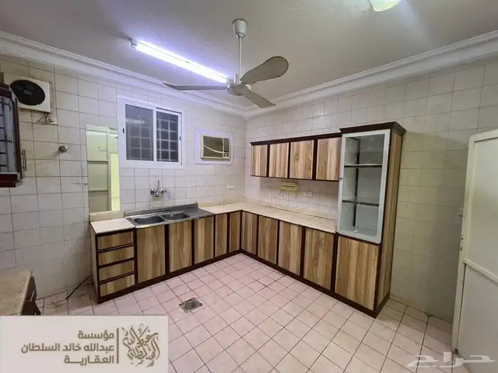 شقة للإيجار العليا   عنيزة 4