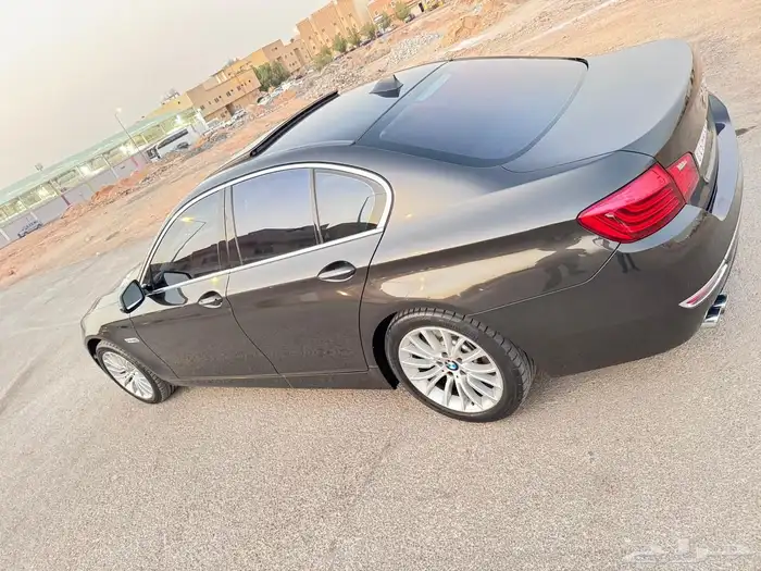 بي ام دبليو 520 10