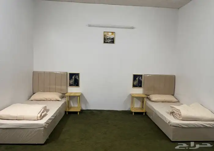 استراحه بحوشين وقسمين كامله موثثه للايجار 4