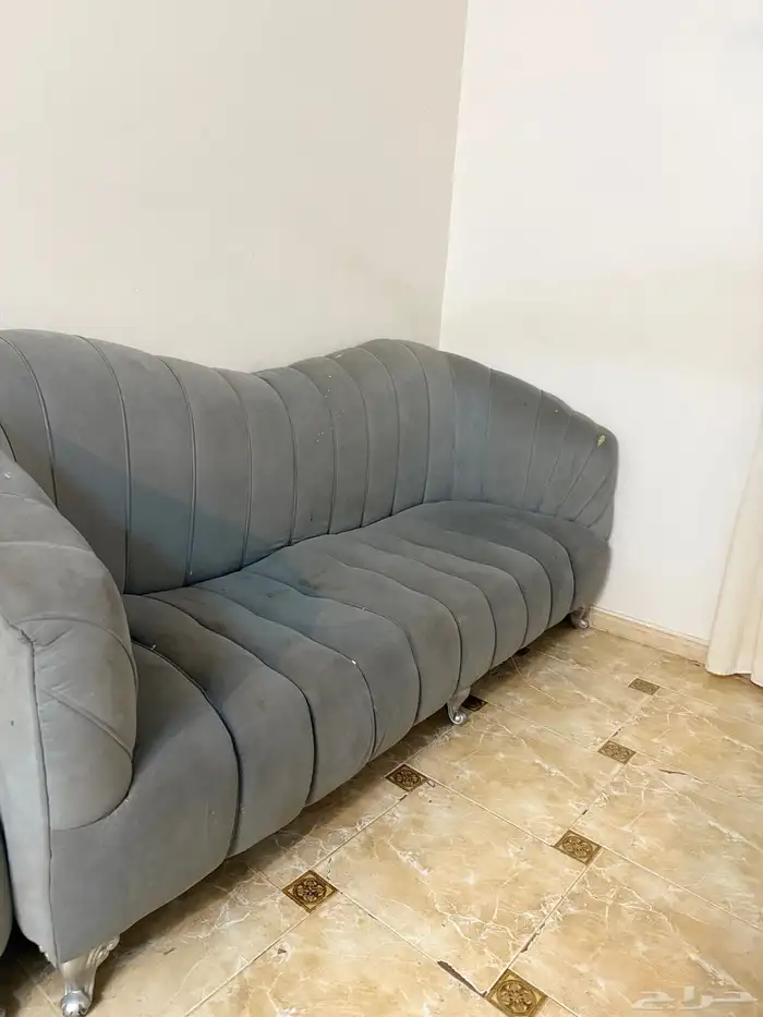 ثلاث قطع كنب طويله وسرير نفر 0