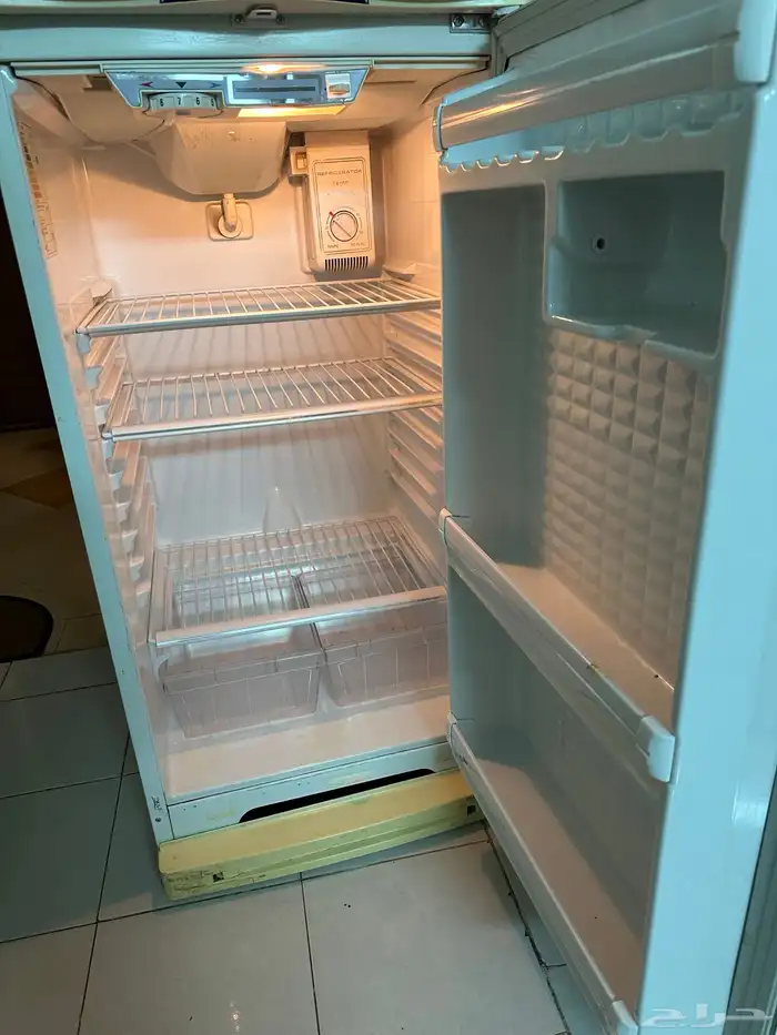 ثلاجه ابيض للبيع 4