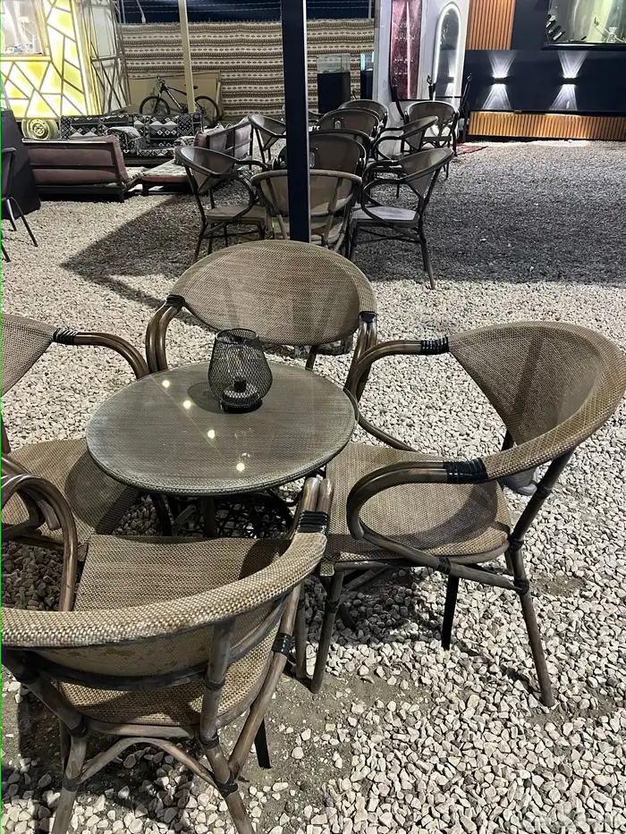 فود ترك 4 في 2 للبيع بجميع تجهيزاته بالكامل 1