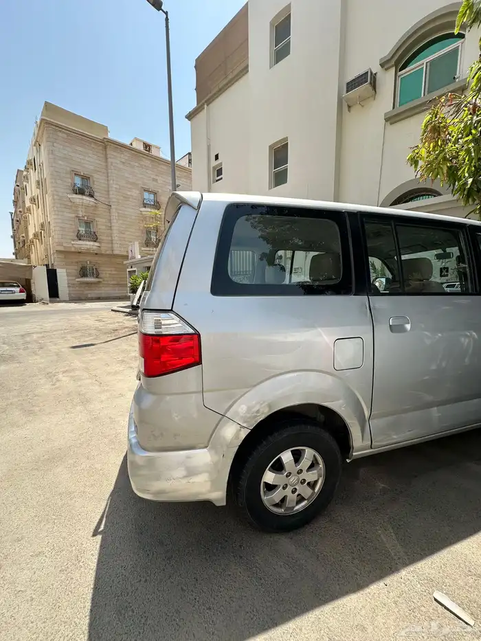 سوزوكي APV 2014 3
