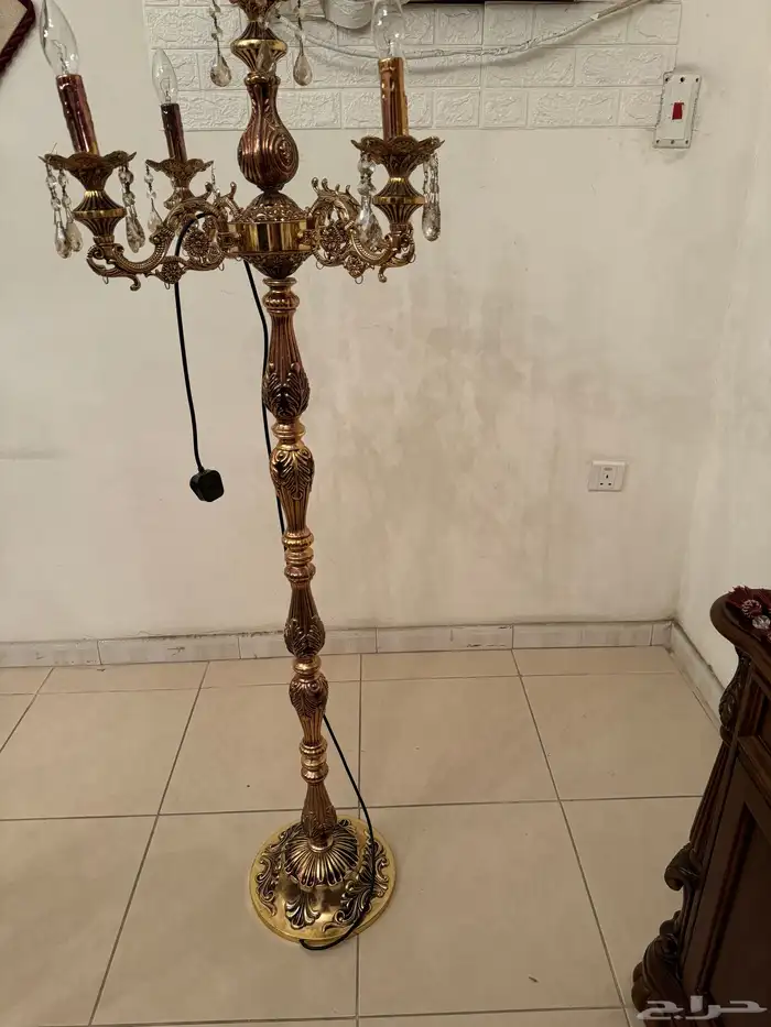 ثريا عامودية للبيع 0
