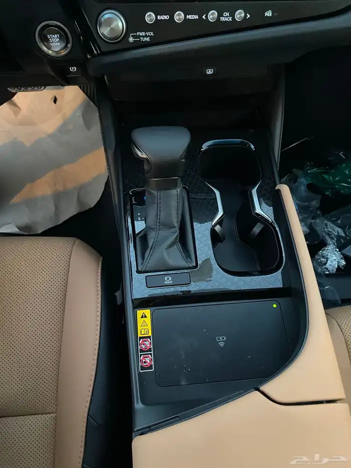 لكزسES250AA2025سعودي داخلي جملي(بنزين)2.5L 14