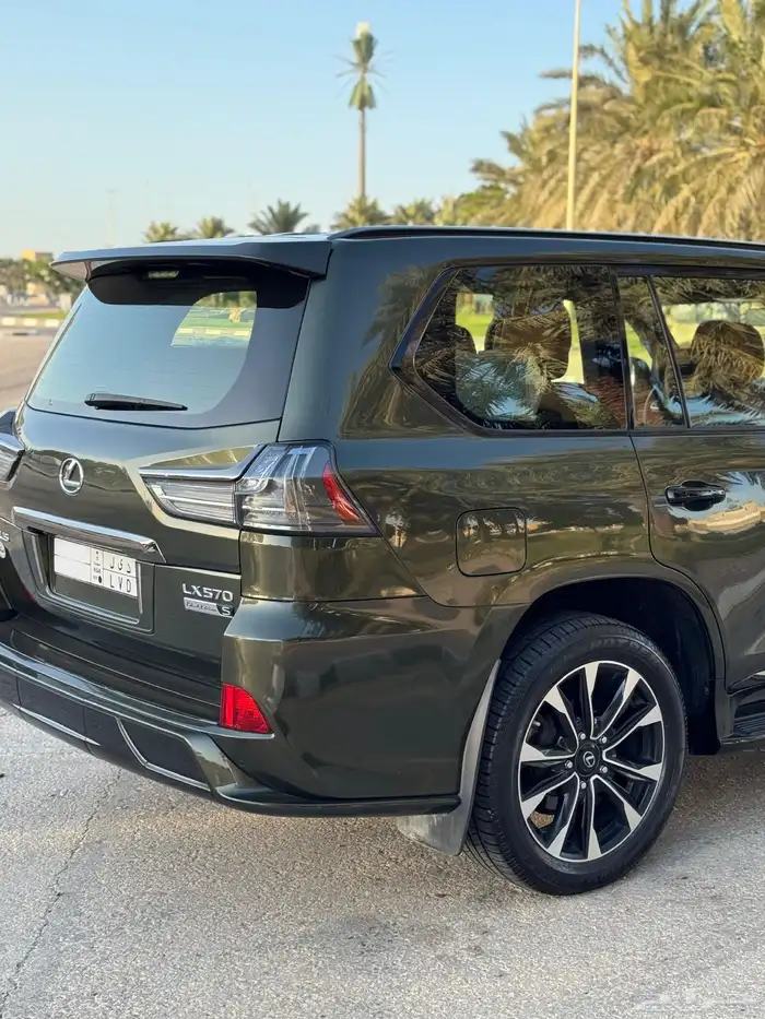 لكزس 570 بلاك اديشن وكاله ( تم البيع ) 4