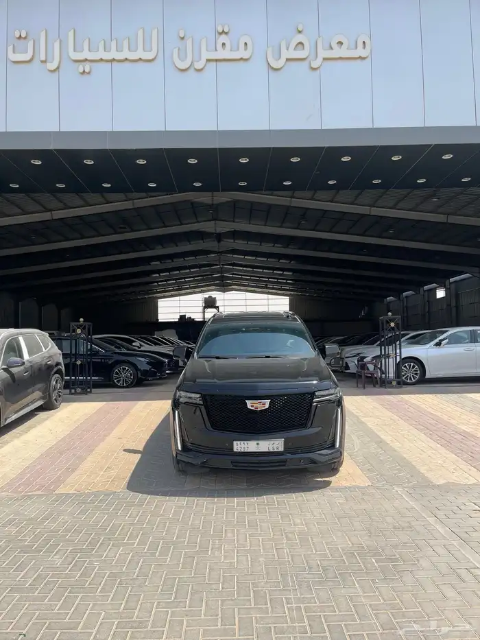 كاديلاك اسكاليد 2023 الجميح ممشى قليل 0