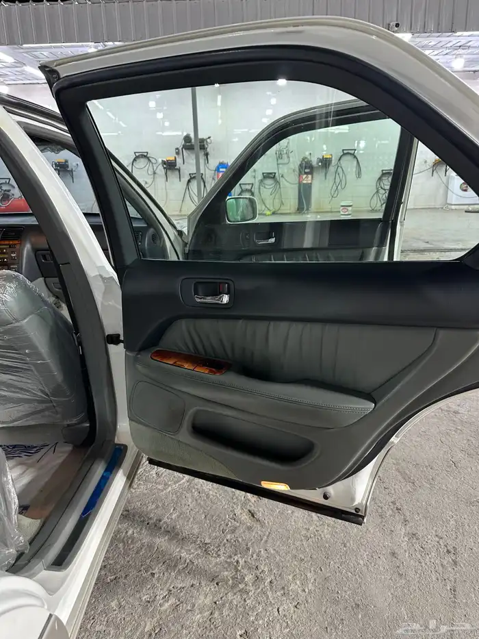 لكزس LS400 موديل 99 14