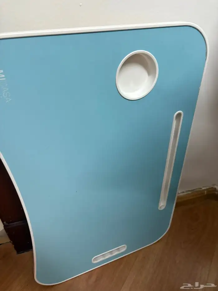 لبيع طاوله صغيره للتنقل ومناسبه لأي شخص وحجمها مناسب جدا 1