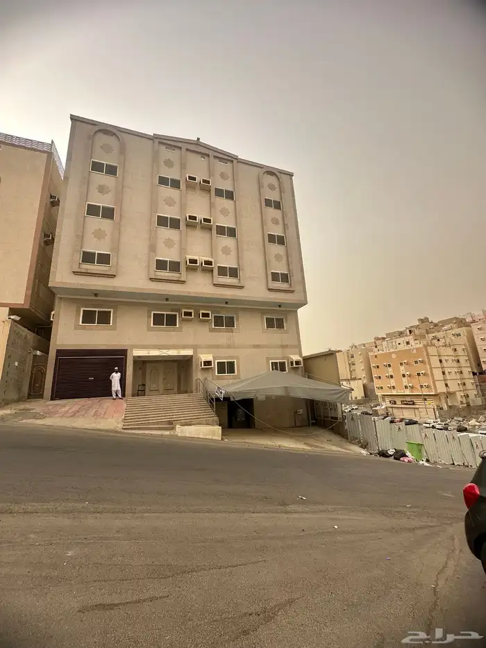 عمارة للبيع بحي الشوقية مساحة 570م 2