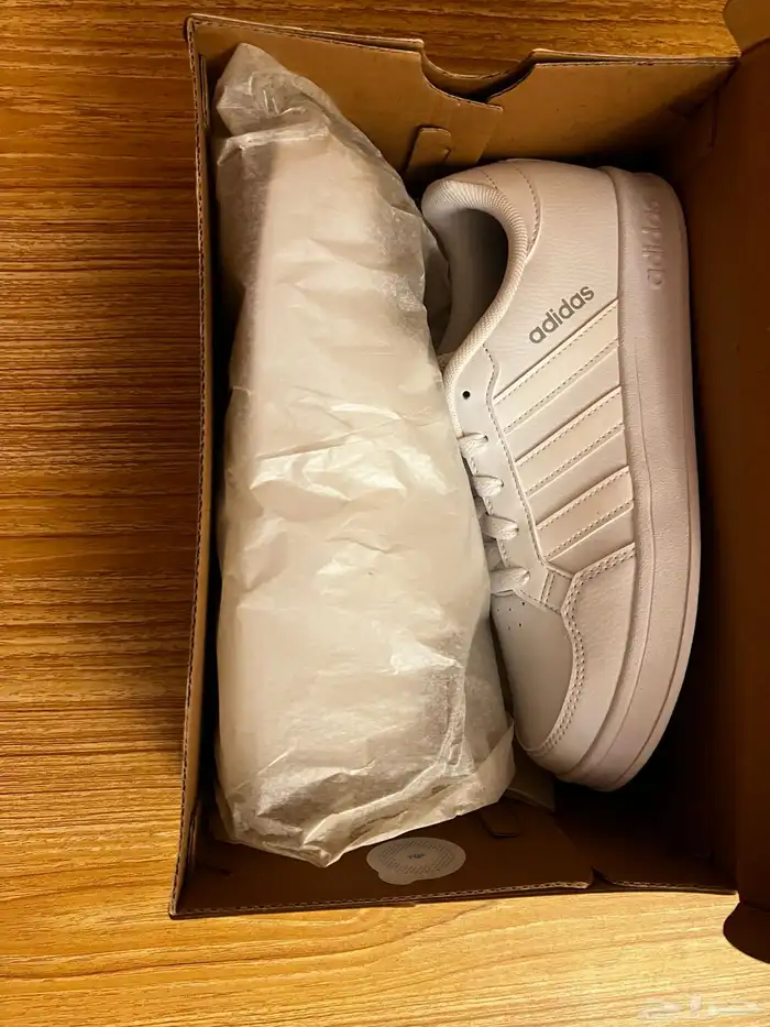 حذاء نسائي اديداس جديده لم تستخدم المقاس 36 و2 3 2