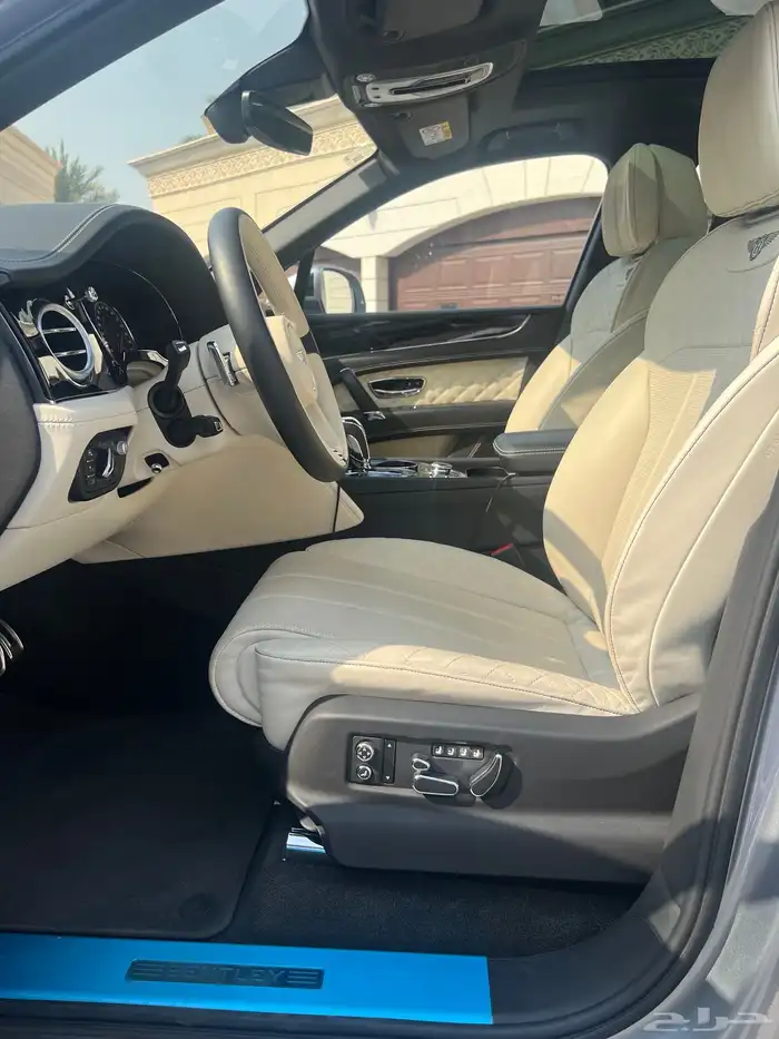 مخزن بنتلي بنتياقا 2019 عداد 52 الف كم فقط سماكو 47