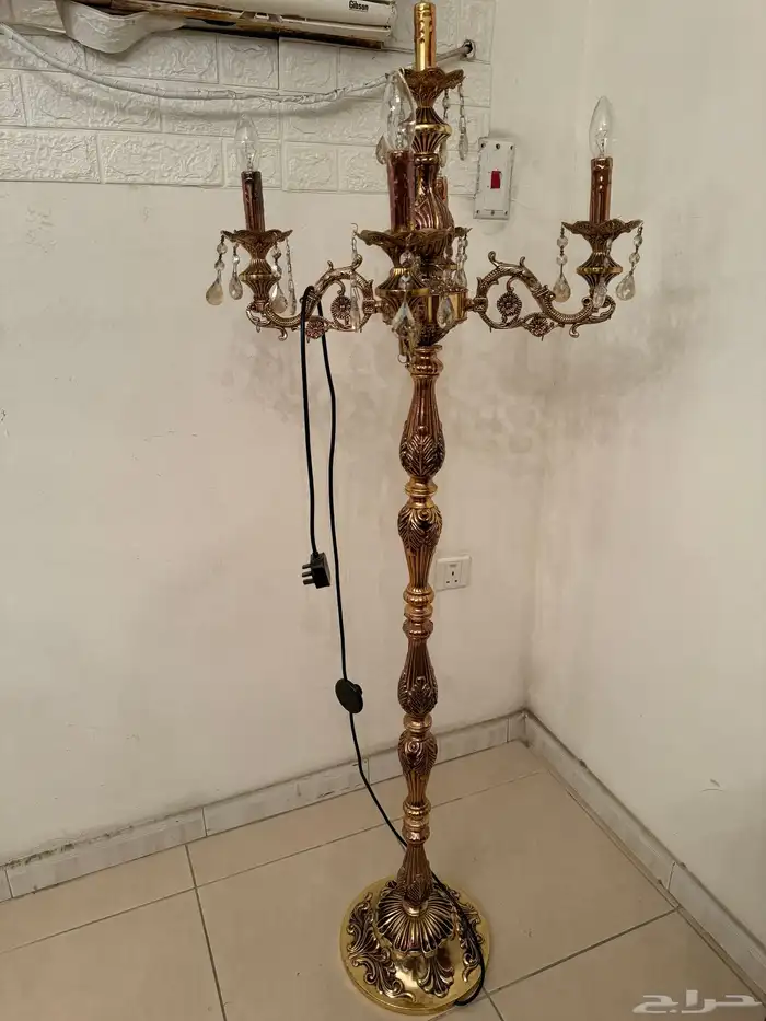 ثريا عامودية للبيع 1