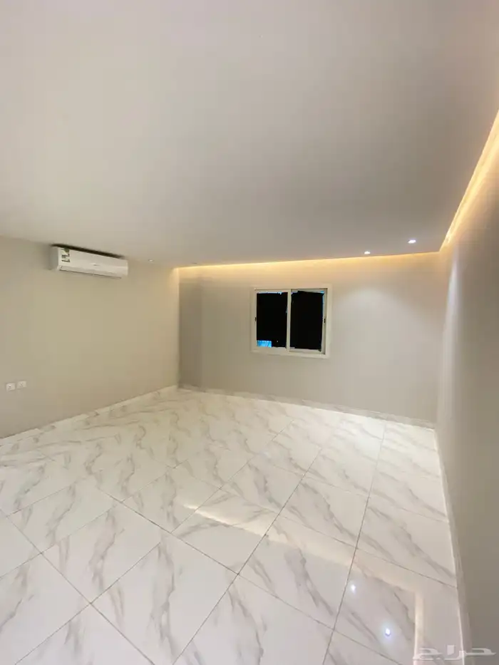 شقة فاخره للإيجار حي المغرزات 7