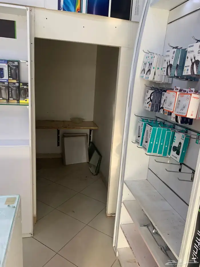 محل جوالات لتقبيل 1
