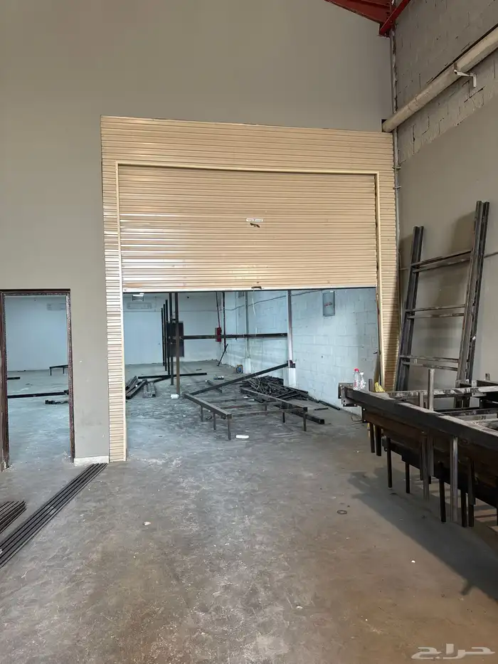 باب سحاب عرض عرض 3 متر في ارتفاع 3.80 0