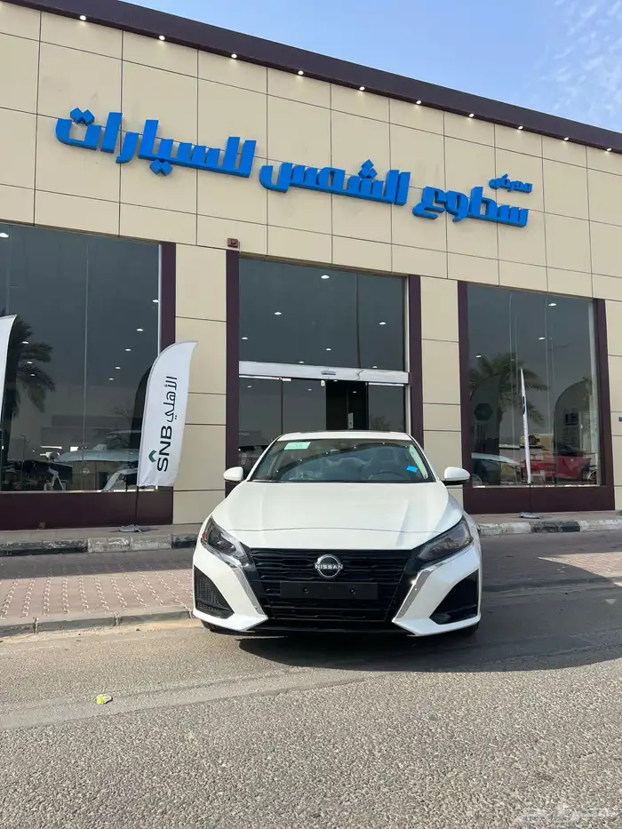 نيسان التيما SV نص فل موديل2025م 4