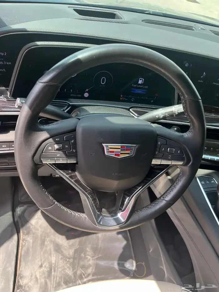 كاديلاك اسكاليد 2023 الجميح ممشى قليل 16