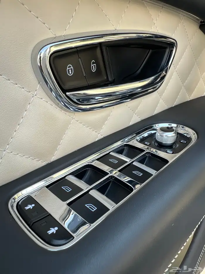 مخزن بنتلي بنتياقا 2019 عداد 52 الف كم فقط سماكو 45