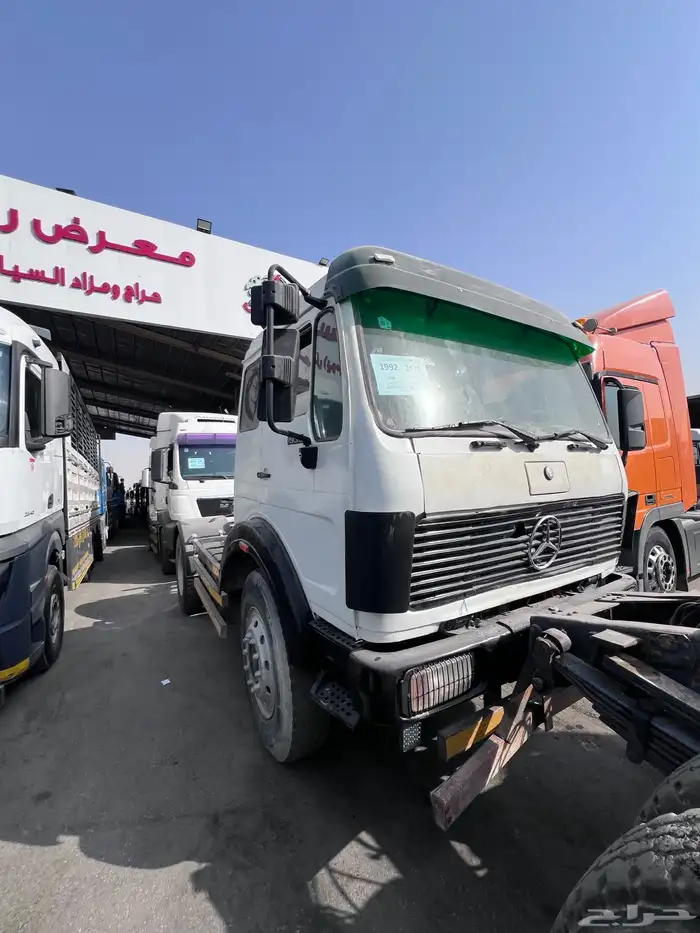 حراج معرض رائد للسيارات والشاحنات والمعدات الثقيلة 36