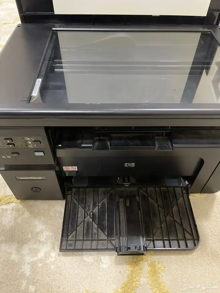 طابعة HP ليزر وشاشة الحالة ممتازة 2