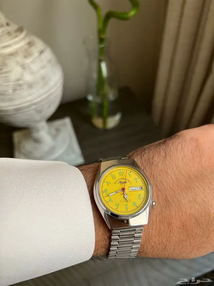ساعة ويست اند الصفراء ( تم البيع ) 0