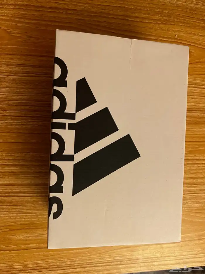 حذاء نسائي اديداس جديده لم تستخدم المقاس 36 و2 3 3