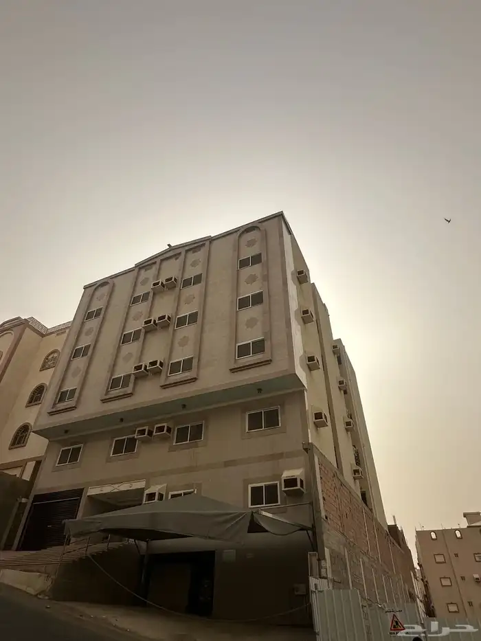 عمارة للبيع بحي الشوقية مساحة 570م 1