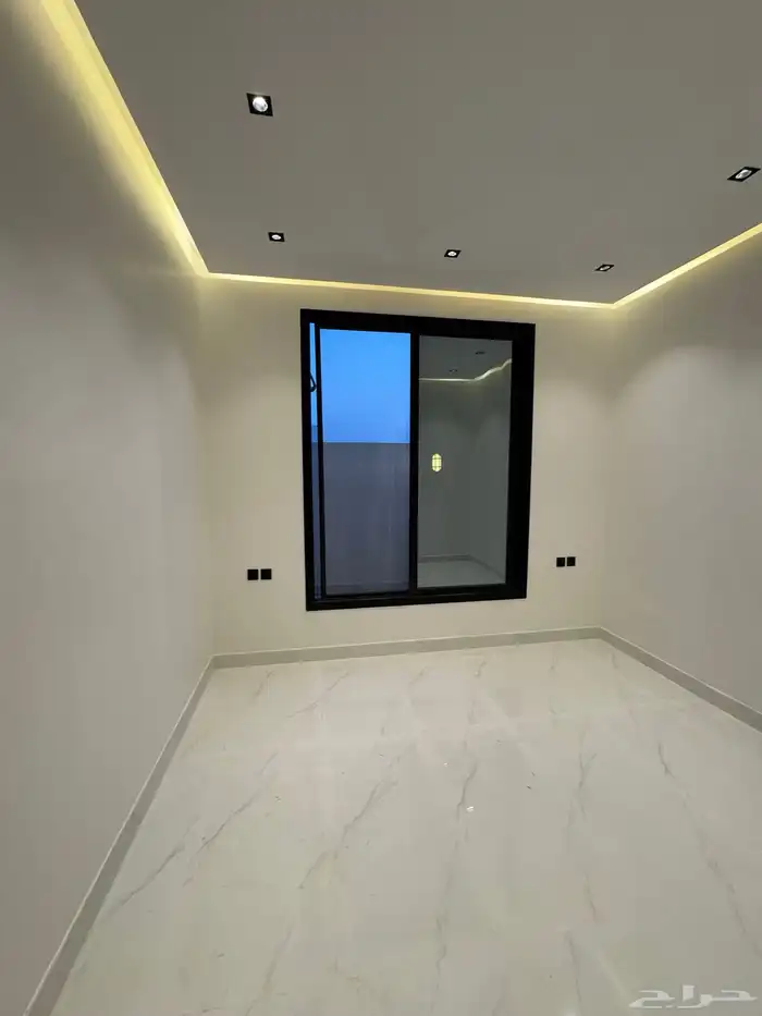 فيلا درج داخلي ب شقه 1