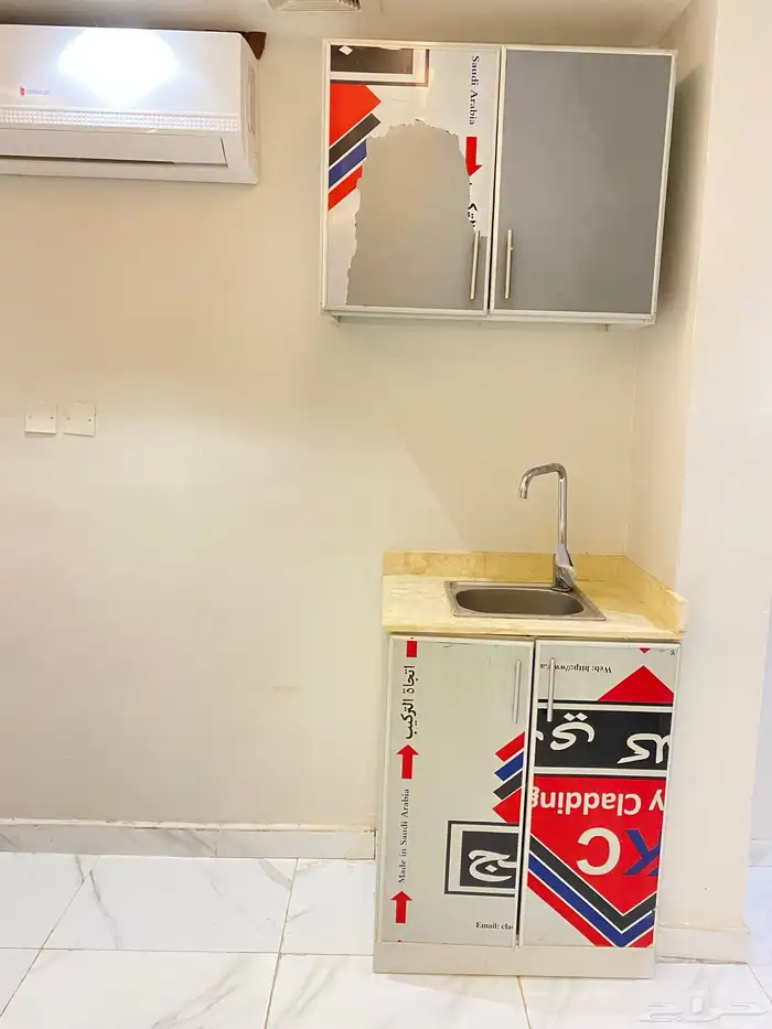 شقة فاخره للإيجار حي المغرزات 5