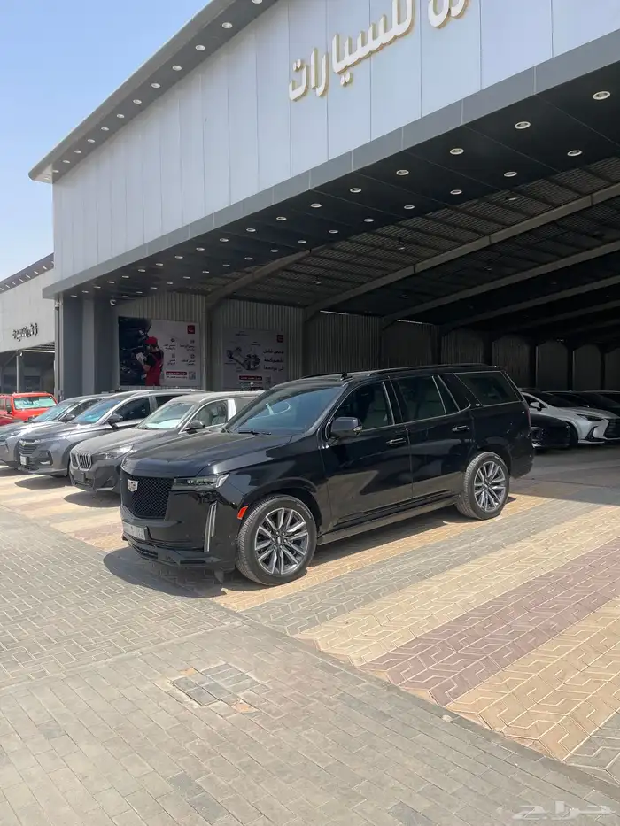 كاديلاك اسكاليد 2023 الجميح ممشى قليل 2