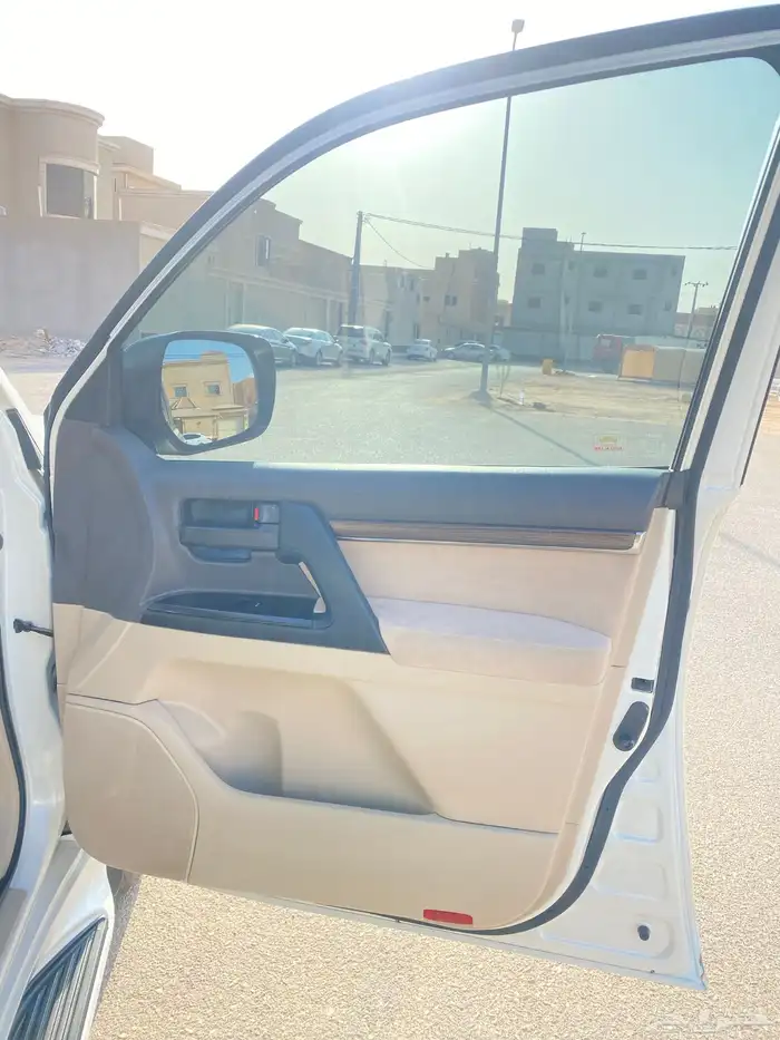 للبيع سياره لاندكلوزر ديزل فل كامل 2021توتريبو 22