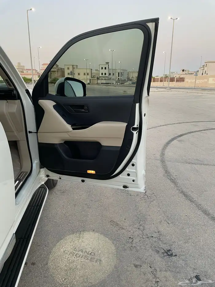 لاندكلوزر gxr 2022 L3 23